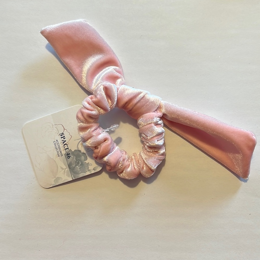 Hair scrunchies. NWT. Baby pink.
